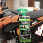 Le Nettoyant Off-Road Grizzly Wash Products® est une solution prête à l'emploi spécifiquement développée pour le lavage des engins tout-terrain tels que les motos, 4X4, quads, buggys, VTT, etc.  Grâce à sa formule exclusive, il liquéfie la saleté et la boue pour un nettoyage rapide sans détériorer les pièces en aluminium anodisées ou non, les plastiques, les caoutchoucs et autres éléments sensibles. Il laisse après rinçage une finition brillante et une pellicule protectrice sur votre véhicule.