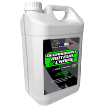 Charger l&#39;image dans la galerie, Le Dégraissant Moteur et Chaîne Tout-Terrain Grizzly Wash Products® désincruste et dissout rapidement les dépôts gras et huileux sur votre véhicule (moteur, chaîne, moyeux, jantes, etc.).  Soluble à l&#39;eau, il laisse après rinçage un support parfaitement dégraissé. 
